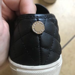Black Steve Madden slip on shoes! Great condition